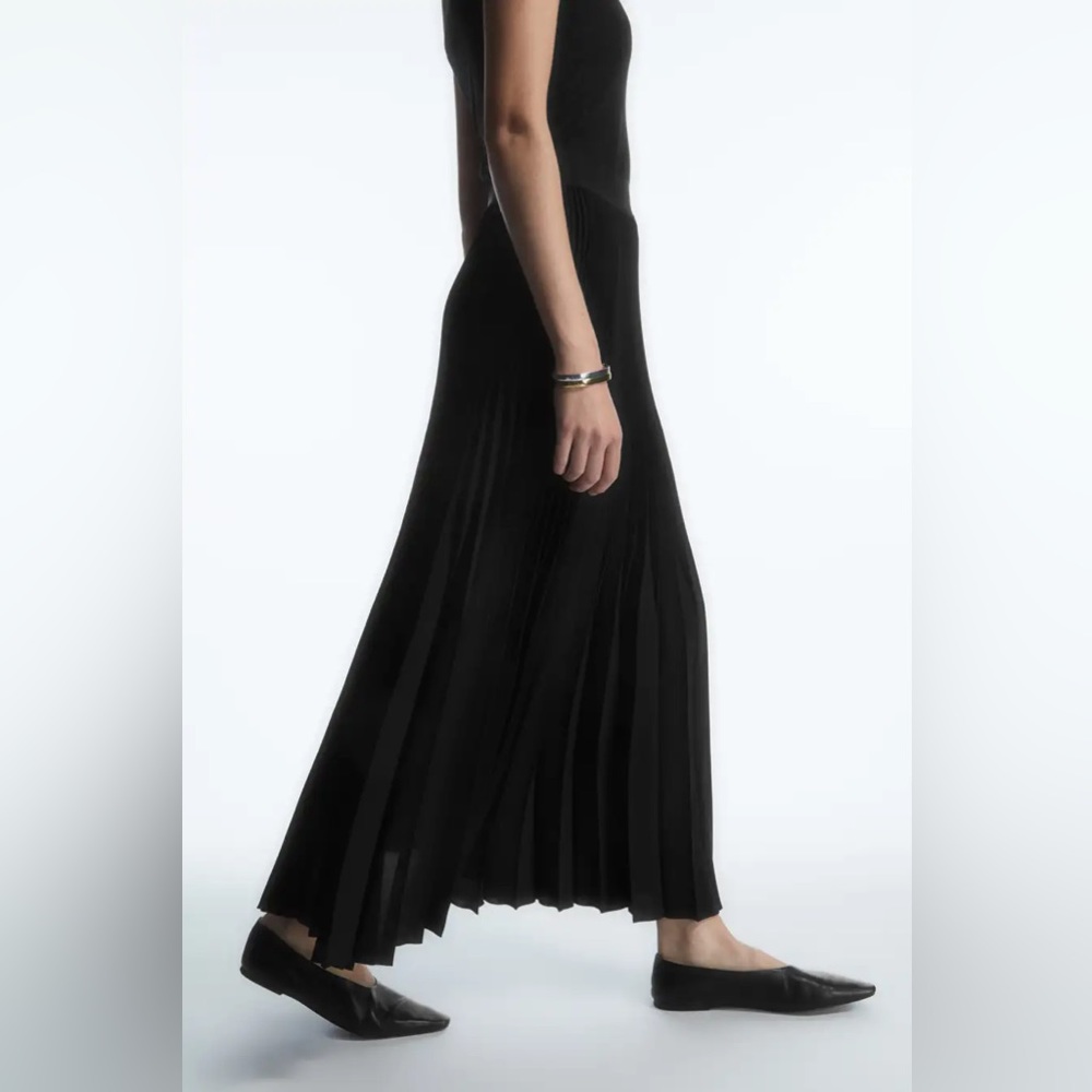COS Black Pleated Midi Skirt - Picture 8 of 12